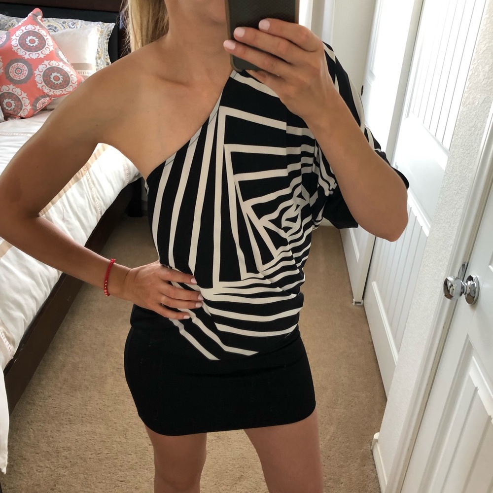 BCBGMaxAzria bodycon dress size SMALL